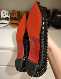 Red sole, black heel 2.jpg