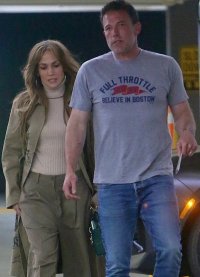 jennifer-lopez-ben-affleck-leave-family-event-together-amid-split-rumors-05.jpg