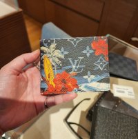 LV.jpg
