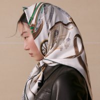 stately-wheels-scarf-90--004163S 07-worn-1-0-0-1600-1600-q99_g Large.jpg