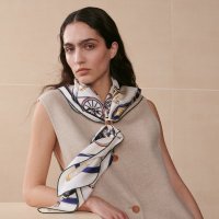 stately-wheels-scarf-90--004163S 01-worn-1-0-0-1600-1600-q99_g Large.jpg