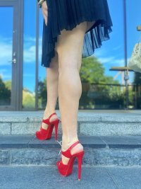 Louboutin-02.jpeg