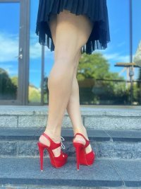 Louboutin-03.jpeg