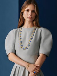 van-cleef-arpels-page-alhambra-guilloche-collection-joaillerie-porte-2160-2880.jpg.transform....jpeg