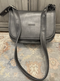 99junebugs - Bluebird Thriftique fake coach front 1.png