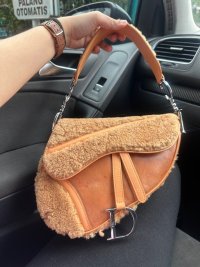 dior_saddle_fur_vintage_auth_r_1713373610_628d16dd_progressive.jpg