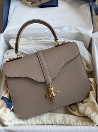 Diane L20.jpg