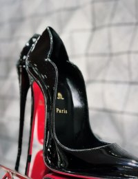 2024-11-01 11_00_32-Christian Louboutin Boutique Manager 👠 (@cl_miranda_special_orders) • Inst...jpg