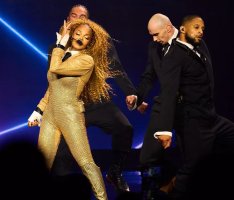 Janet-Jackson-Kicks-Off-Newest-Las-Vegas-Residency-6-123124-f8ee7c70b6c0427db1b92dd537b1f0ab.jpg