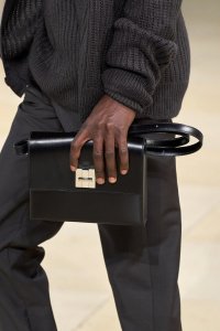 00124-hermes-fall-2025-menswear-details-credit-gorunway.jpeg
