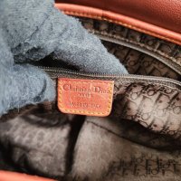 dior_saddle_leather_vintage_1709438102_b9dabe76_progressive.jpg