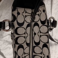 COACH F14281 Close up Top.jpg