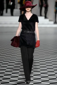 00250h-marc-jacobs-fall-2007-ready-to-wear-amber-milam.webp