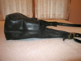 LegacyLeatherHobo9058_Before_Before_004.webp
