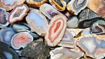 1721921832563what-are-the-benefits-of-white-agate-stone.webp