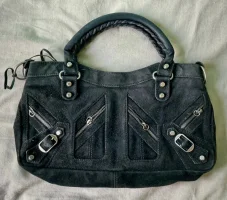 Screenshot_20250420_113308_fr.vinted_edit_3886080051939833.webp