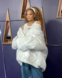 janetjackson_a0d4cef9aec94a65bbd1cc97bb62d7ed.webp