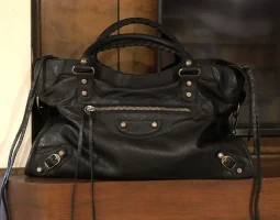 03black.webp
