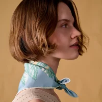 tulipomanie-detail-scarf-45--894287S 18-worn-4-0-0-800-800_g.webp