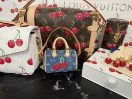 LV Cerises SpeedyCharm.webp