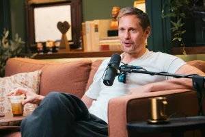 Alex-armchairexpertpod.com-2.webp