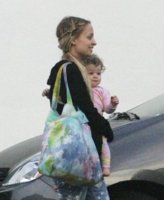Out_in_Los_Angeles_with_Harlow__March_21__2009.jpg