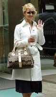 jessica_simpsons_louis_vuitton_manhattan.jpg