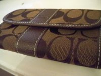 coachwallet.jpg