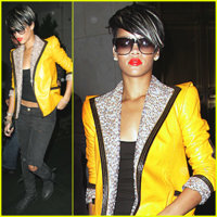 rihanna-yellow-jacket-jewels.jpg