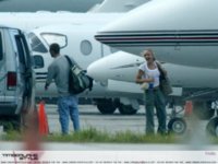 Cameron Diaz Airport Leaving Miami on a Jetplane 02 (1).jpg