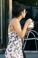 3a1a5a5f725751af_vanessa-hudgens-blockbuster-babe_20_281_29.xlarge.jpg