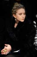 Proenza+Schouler+Front+Row+Fall+2010+MBFW+43DOaEAs08ul.jpg