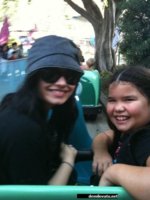 demilovato_net-disneyland1-0003.jpg