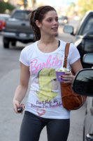 Ashley-Greene-Candids-January-5th-2010-ashley-greene-9750054-396-594.jpg