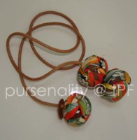 silkpom1.jpg