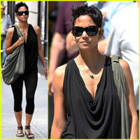 halle-berry-rue-57.jpg