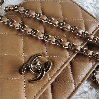 Chanel woc - help please gold or silver ?