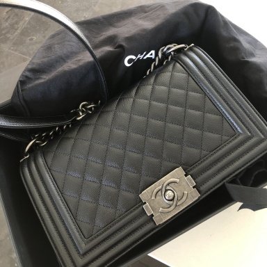 CHANEL BOY BAG REVIEW 🖤  SHOULD YOU BUY IT?? IS IT STILL WORTH IT ❌✓?? 