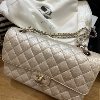 Pls Help: Chanel White dustbag without Karl Lagerfeld??