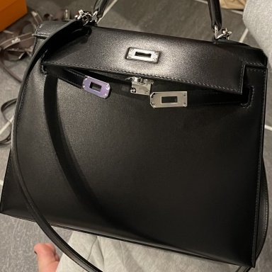 Is Gold or Palladium Hardware More Valuable on a Hermès Quota Bag?