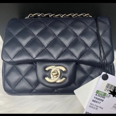 Chanel Square Mini, First Impression, What Fits?