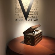 Louis Vuitton Lockme Cabas Review - Nhận xét về giỏ xách LV 