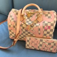 Replying to @Yola lets compare the original #bumbag to the #minibumba, LOUIS  VUITTON