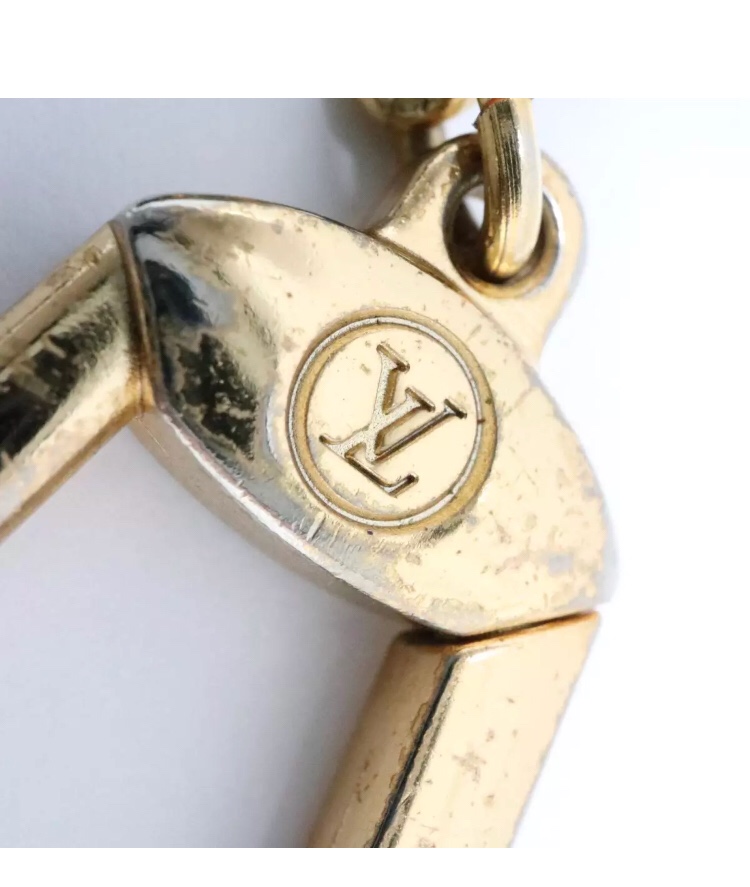 Metal Louis Vuitton Keychain - Creative Repair