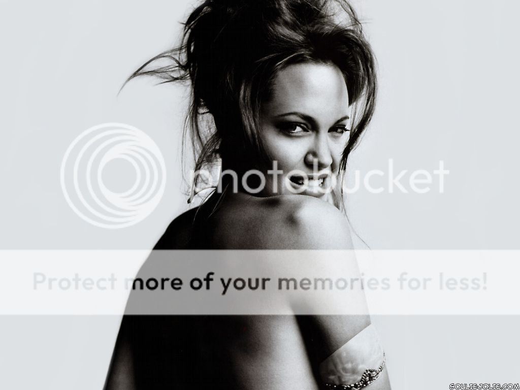2004-MarioTestino-set3-4.jpg