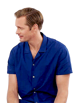 tumblr_o9ji7bSVla1rjn473o1_r1_250.gif