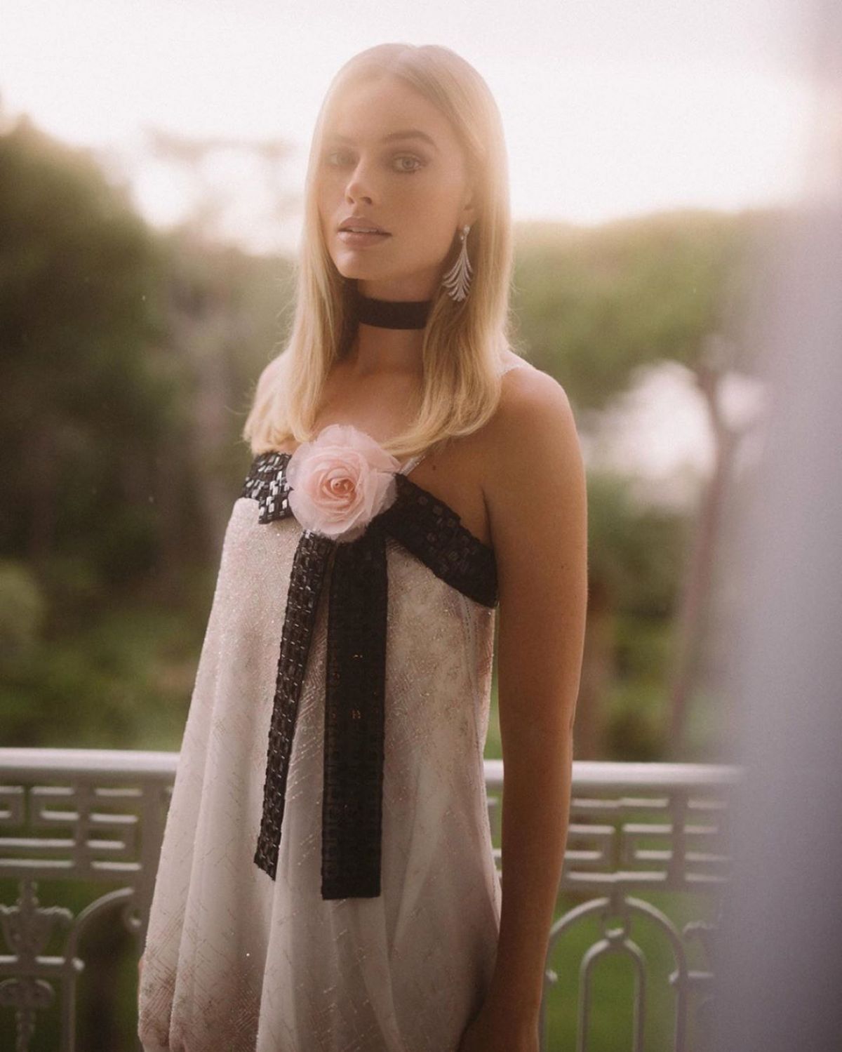 margot-robbie-for-chanel-at-cannes-2019-3.jpg