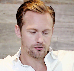 tumblr_o425oyfAUM1qlgnv9o2_r1_250.gif