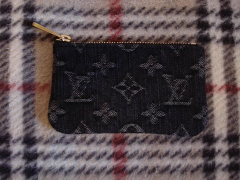 MonogramDenimPochetteClesinBlack.jpg