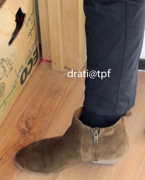 IM_Dixie_12_9_11_detail_2.jpg